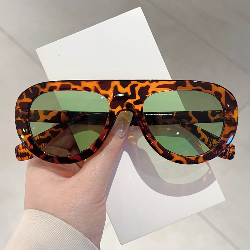 Vintage Fashion Enthusiasts - Pilot Sunglasses Men Vintage Candy Color